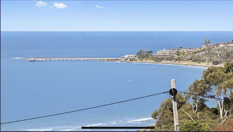 Contemporary Coastal Living in the Heart of Lorne - Lorne, Australia