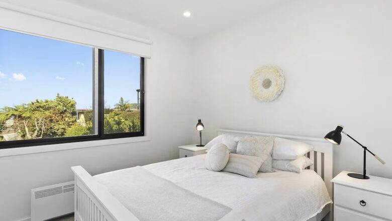 Contemporary Coastal Living in the Heart of Lorne - Lorne, Australia