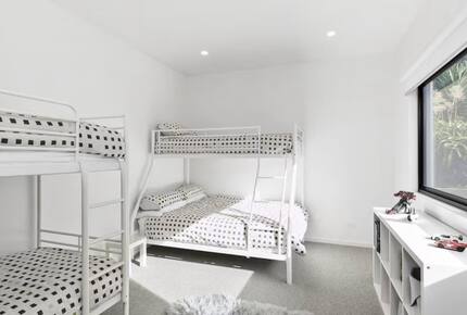 Contemporary Coastal Living in the Heart of Lorne - Lorne, Australia