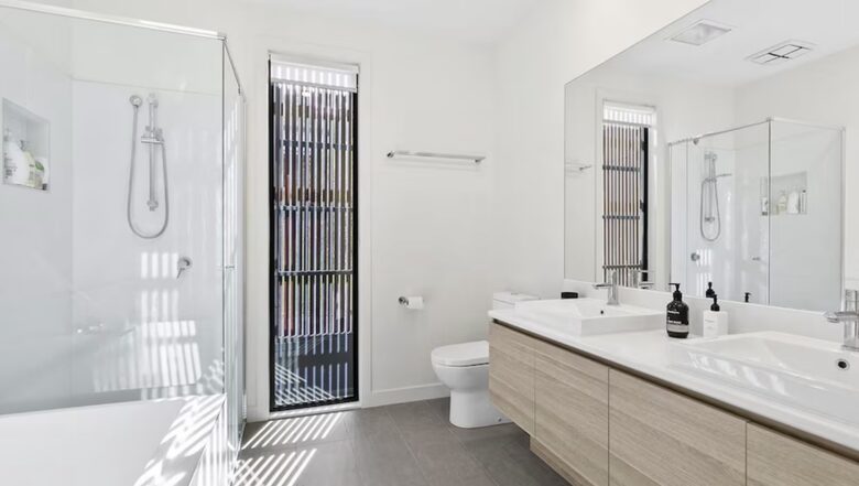 Contemporary Coastal Living in the Heart of Lorne - Lorne, Australia