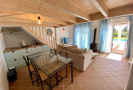 Elegant Farm-Style Escape - Povoa Da Isenta, Portugal