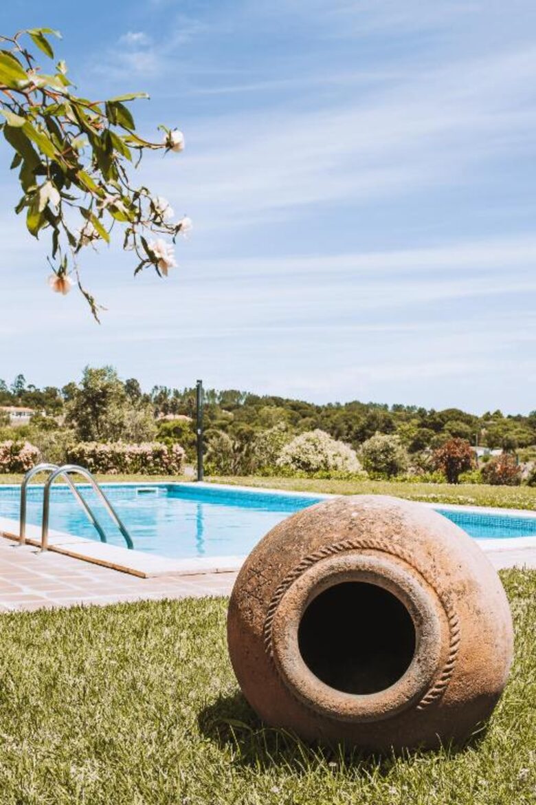 Elegant Farm-Style Escape - Povoa Da Isenta, Portugal