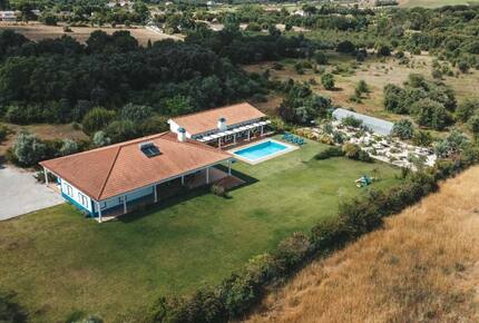 Elegant Farm-Style Escape - Povoa Da Isenta, Portugal
