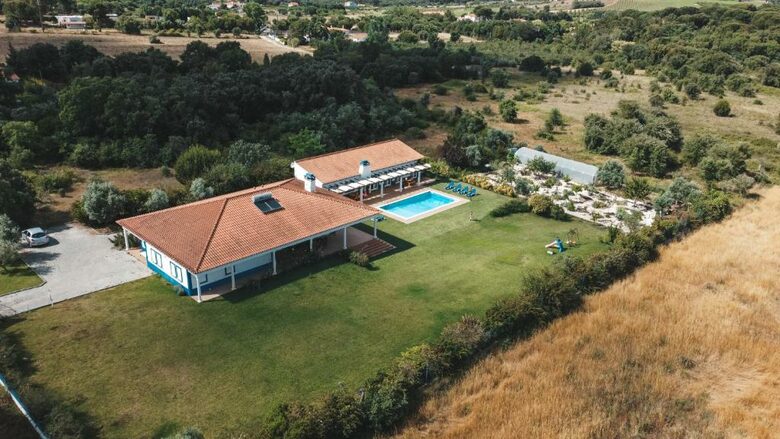 Elegant Farm-Style Escape - Povoa Da Isenta, Portugal