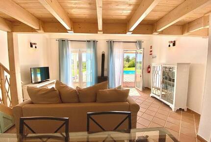 Elegant Farm-Style Escape - Povoa Da Isenta, Portugal