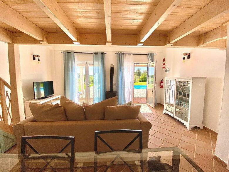 Elegant Farm-Style Escape - Povoa Da Isenta, Portugal