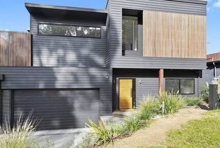 Contemporary Coastal Living in the Heart of Lorne - Lorne, Australia