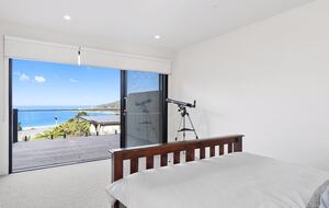 Contemporary Coastal Living in the Heart of Lorne - Lorne, Australia