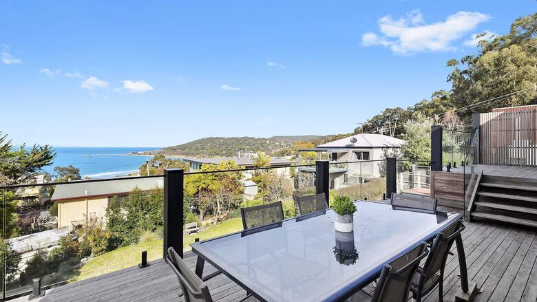 Contemporary Coastal Living in the Heart of Lorne - Lorne, Australia