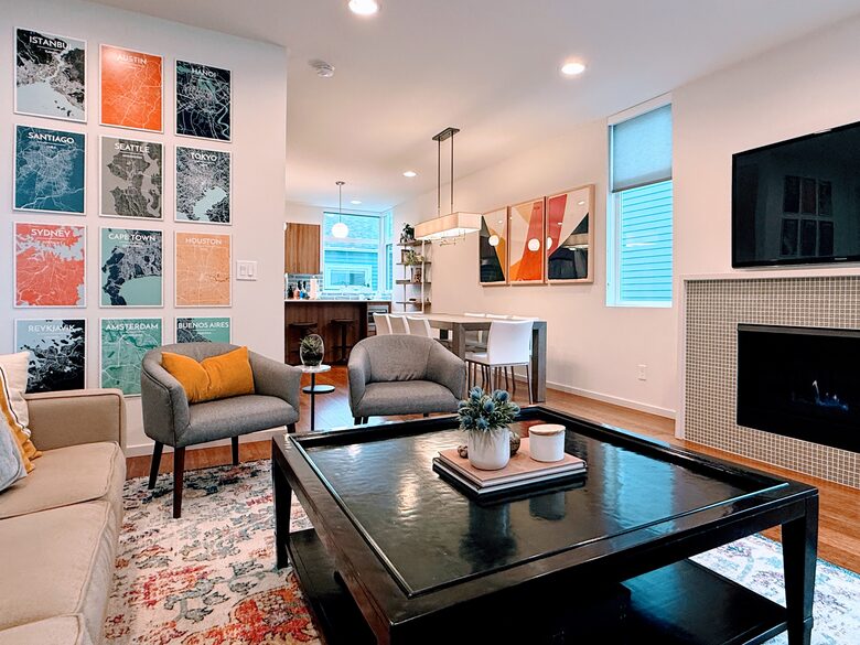 Open living flow with fire place