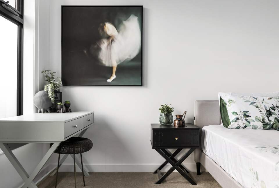 Upscale Four-Bedroom Designer Home in Prestigious Ivanhoe Village - Melbourne, Australia