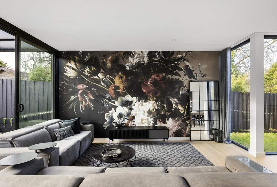 Upscale Four-Bedroom Designer Home in Prestigious Ivanhoe Village - Melbourne, Australia