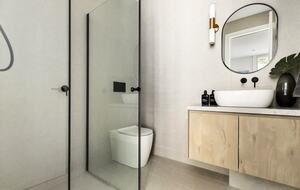 Upscale Four-Bedroom Designer Home in Prestigious Ivanhoe Village - Melbourne, Australia