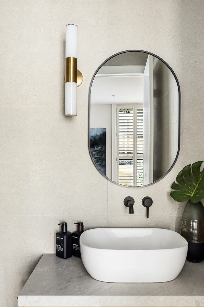 Upscale Four-Bedroom Designer Home in Prestigious Ivanhoe Village - Melbourne, Australia