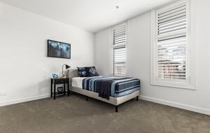 Upscale Four-Bedroom Designer Home in Prestigious Ivanhoe Village - Melbourne, Australia