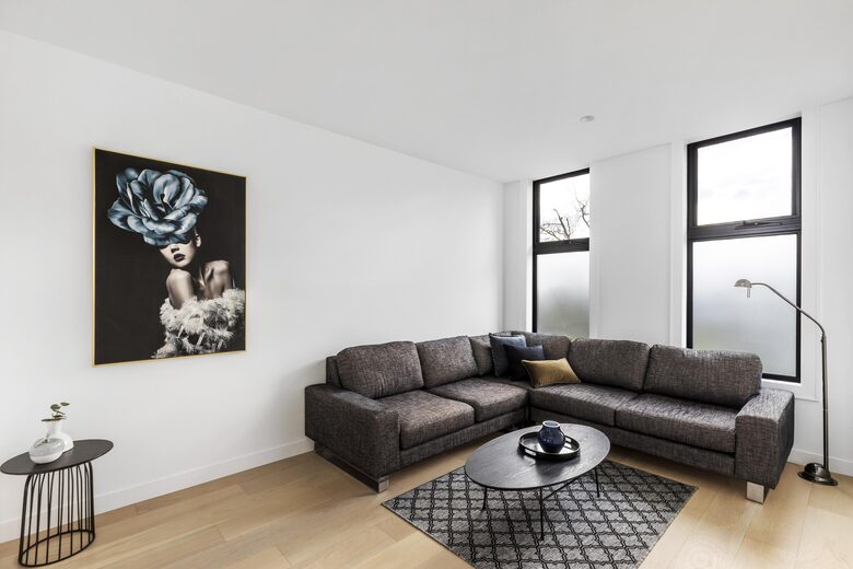 Upscale Four-Bedroom Designer Home in Prestigious Ivanhoe Village - Melbourne, Australia