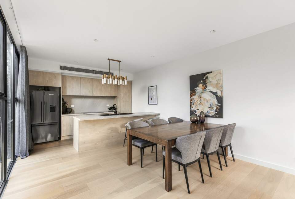 Upscale Four-Bedroom Designer Home in Prestigious Ivanhoe Village - Melbourne, Australia