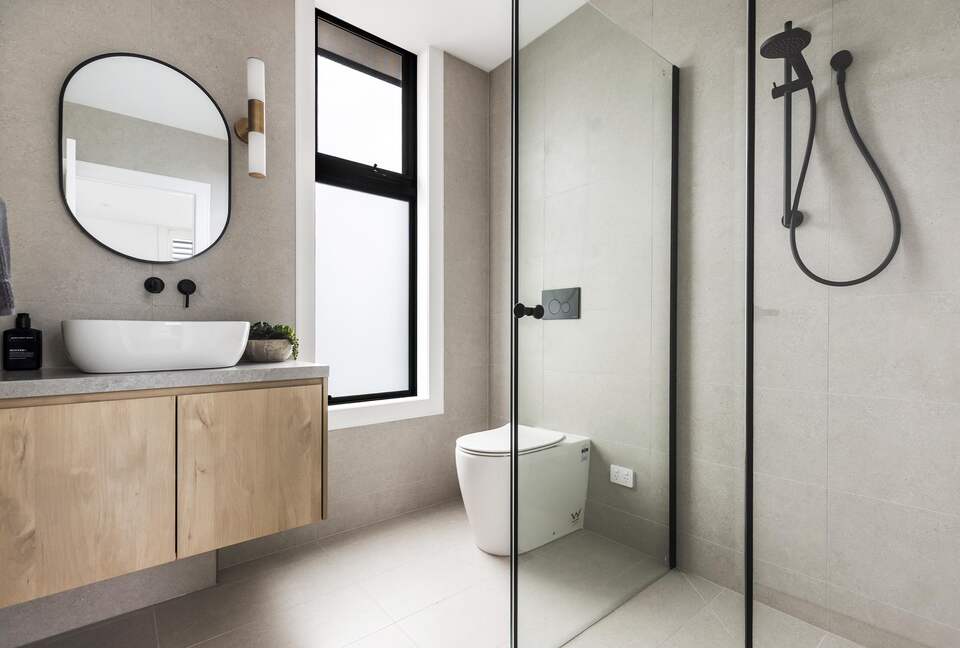 Upscale Four-Bedroom Designer Home in Prestigious Ivanhoe Village - Melbourne, Australia