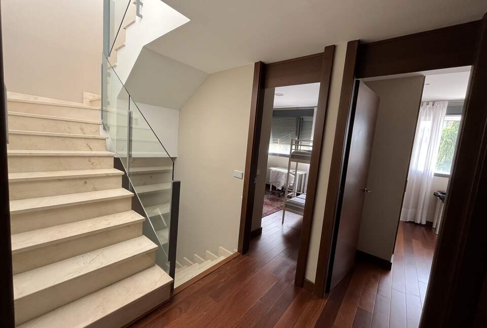 Contemporary Apartment Framed by Lush Gardens - El Puerto de Santa María, Spain
