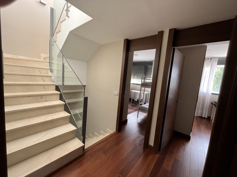 Contemporary Apartment Framed by Lush Gardens - El Puerto de Santa María, Spain