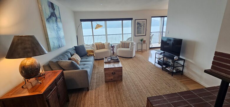San Francisco Bay Waterfront Apartment - Tiburon, California