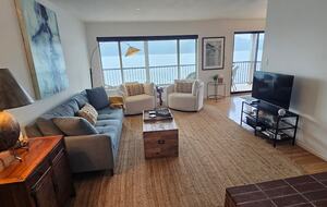 San Francisco Bay Waterfront Apartment - Tiburon, California