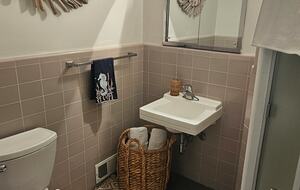 San Francisco Bay Waterfront Apartment - Tiburon, California