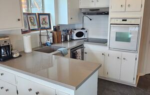 San Francisco Bay Waterfront Apartment - Tiburon, California