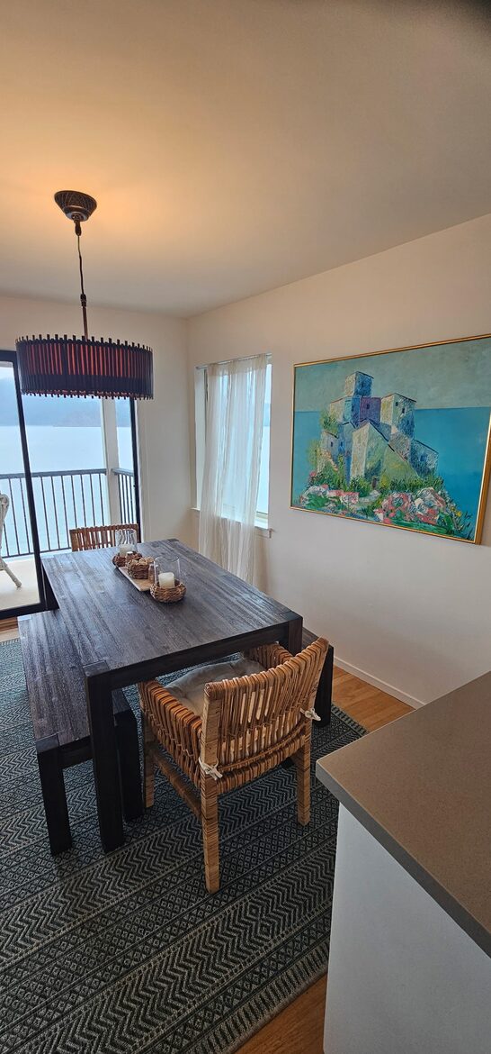 San Francisco Bay Waterfront Apartment - Tiburon, California