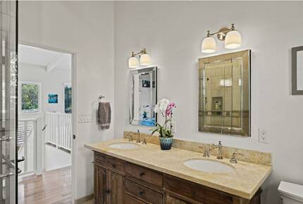 Light Filled Carmel Hideaway | Short Walk to Downtown and the Beach - Carmel, California