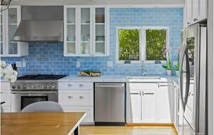 Light Filled Carmel Hideaway | Short Walk to Downtown and the Beach - Carmel, California