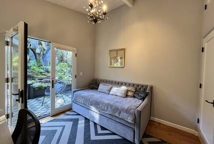 Light Filled Carmel Hideaway | Short Walk to Downtown and the Beach - Carmel, California