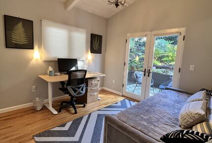 Light Filled Carmel Hideaway | Short Walk to Downtown and the Beach - Carmel, California