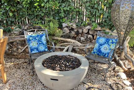 Light Filled Carmel Hideaway | Short Walk to Downtown and the Beach - Carmel, California