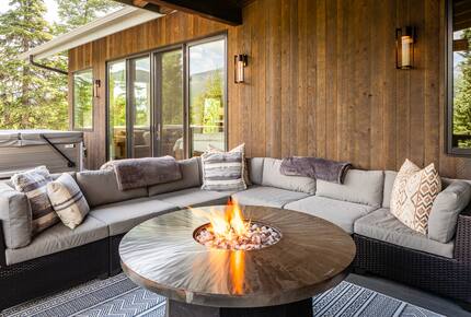 Modern Mountain Retreat with Stunning Views + Amenities Galore - Big Sky, Montana