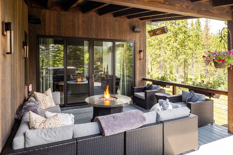 Modern Mountain Retreat with Stunning Views + Amenities Galore - Big Sky, Montana
