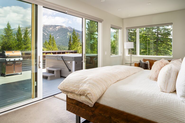 Modern Mountain Retreat with Stunning Views + Amenities Galore - Big Sky, Montana