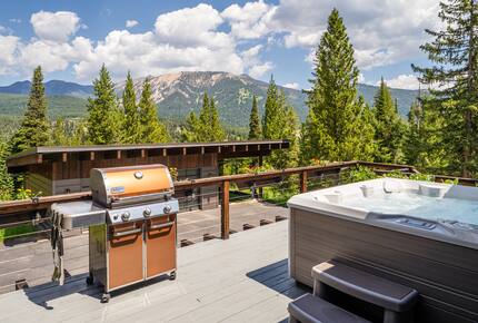 Modern Mountain Retreat with Stunning Views + Amenities Galore - Big Sky, Montana
