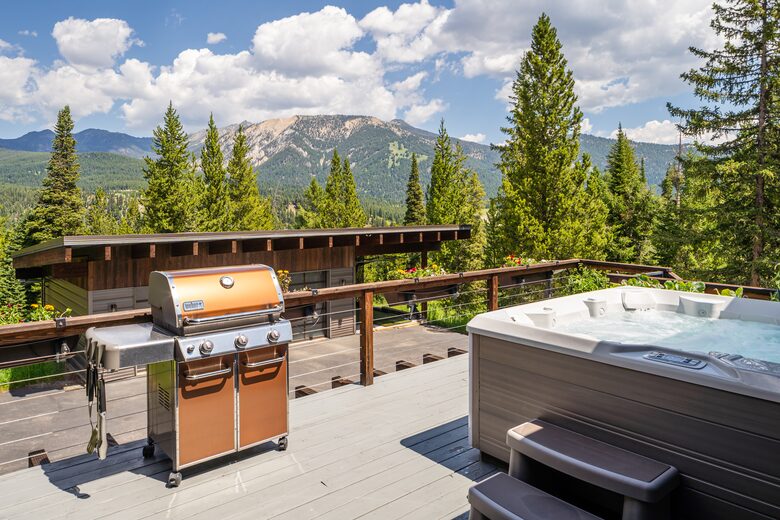 Modern Mountain Retreat with Stunning Views + Amenities Galore - Big Sky, Montana