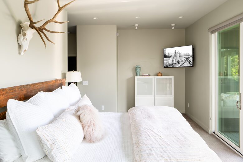 Modern Mountain Retreat with Stunning Views + Amenities Galore - Big Sky, Montana