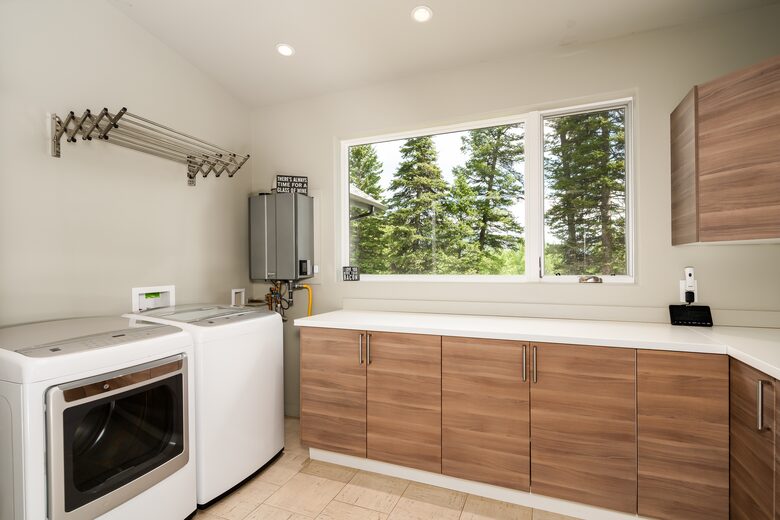 Modern Mountain Retreat with Stunning Views + Amenities Galore - Big Sky, Montana