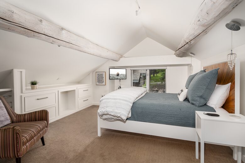 Modern Mountain Retreat with Stunning Views + Amenities Galore - Big Sky, Montana