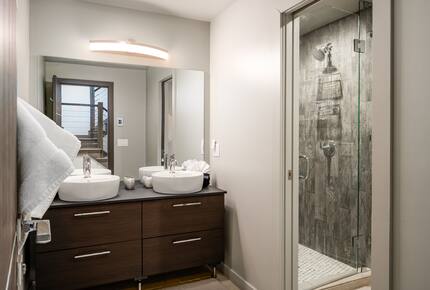 Modern Mountain Retreat with Stunning Views + Amenities Galore - Big Sky, Montana