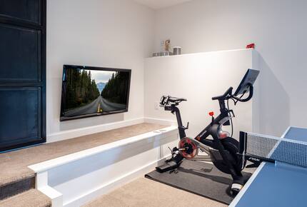 Modern Mountain Retreat with Stunning Views + Amenities Galore - Big Sky, Montana