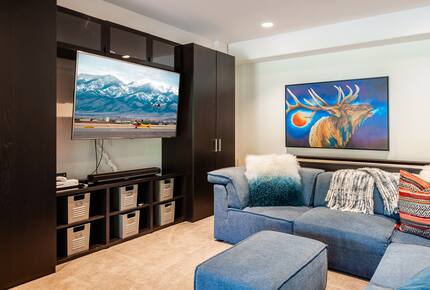 Modern Mountain Retreat with Stunning Views + Amenities Galore - Big Sky, Montana