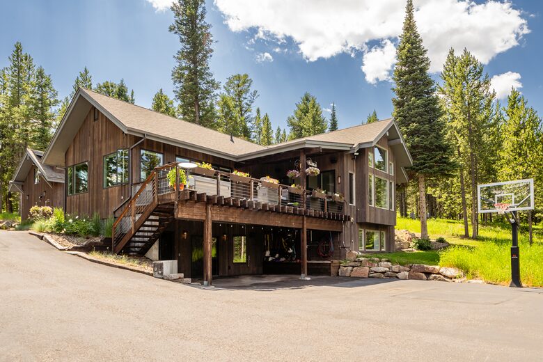 Modern Mountain Retreat with Stunning Views + Amenities Galore - Big Sky, Montana