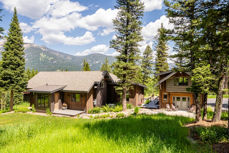 Modern Mountain Retreat with Stunning Views + Amenities Galore - Big Sky, Montana