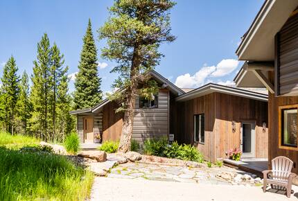 Modern Mountain Retreat with Stunning Views + Amenities Galore - Big Sky, Montana