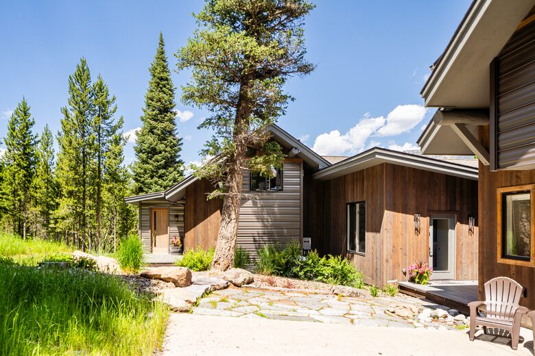 Modern Mountain Retreat with Stunning Views + Amenities Galore - Big Sky, Montana