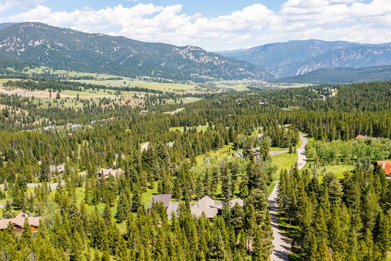 Modern Mountain Retreat with Stunning Views + Amenities Galore - Big Sky, Montana
